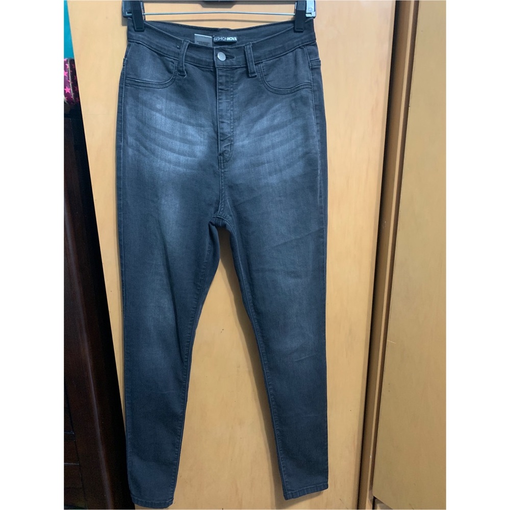 Fashion Nova Size 13 Jeans